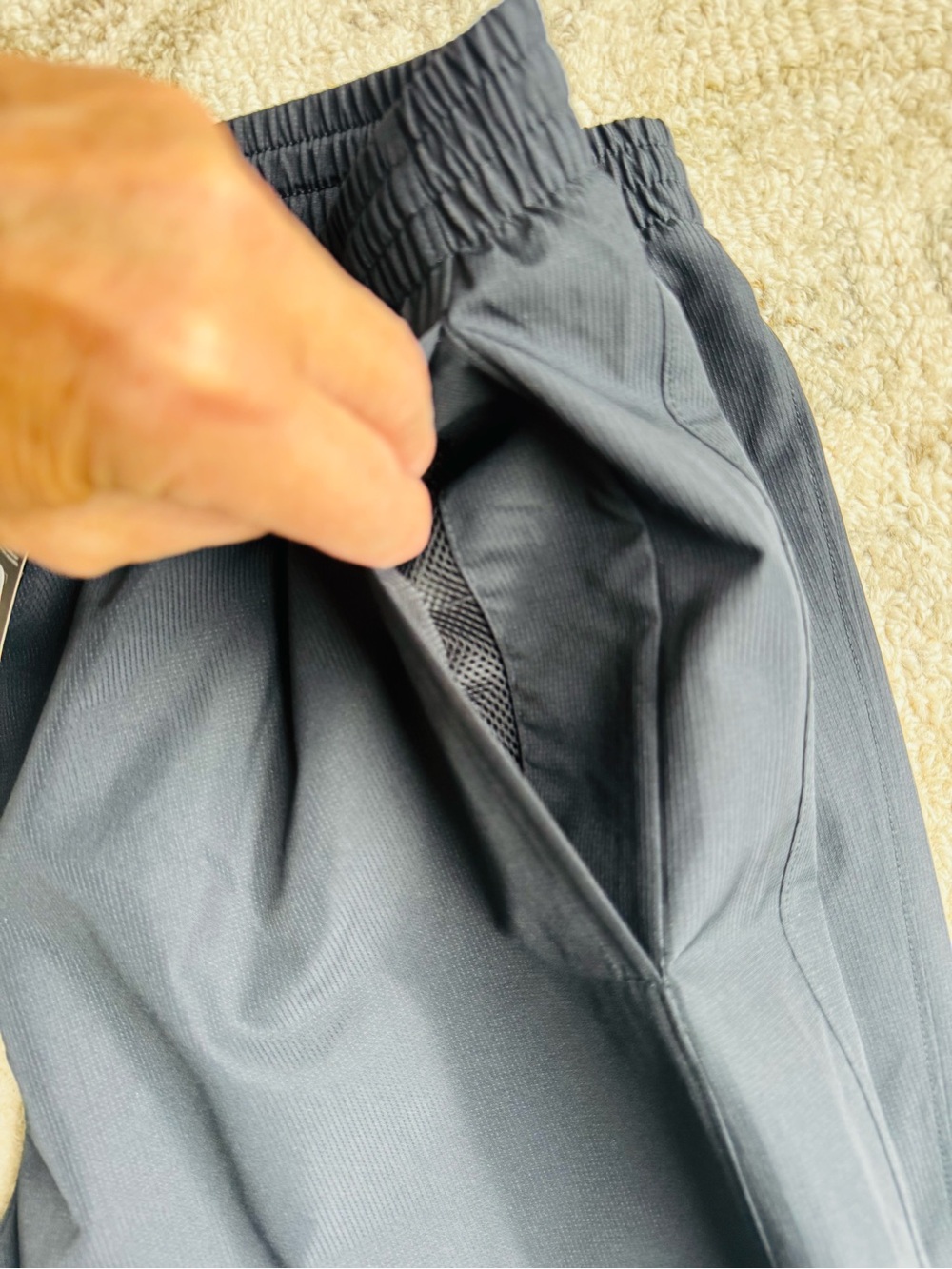 Under Armour Men’s UA Vital Woven Pant In Black - Picture 8 of 9